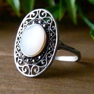 NEW 925 Sterling Silver Mother-of-Pearl Marcasite Ring